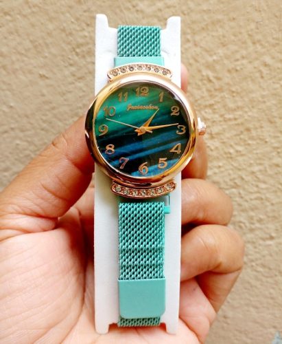 Women Magnetic Strap Fashion Rhinestone Green Dial Quartz Watches Clock photo review